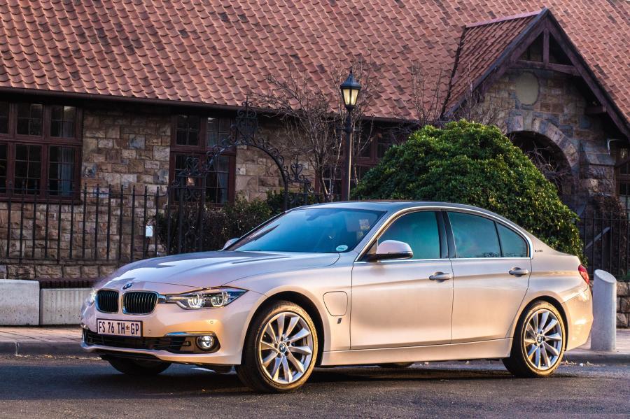  BMW 330e iPerformance (F30) 2017 года  (ZA) (фото 22 из 33)